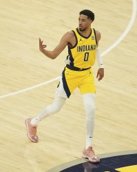 哈利谈带伤作战：我和教练说了 如果我在场伤害了球队就把我换下