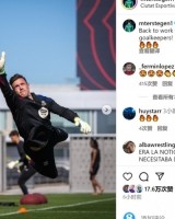 开云官网-仍是巴萨一门？特狮社媒晒训练照片：与其他门将一起训练！