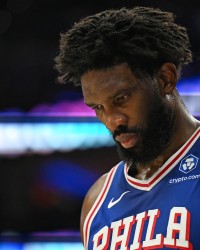 kaiyun-频频造杀伤！恩比德半场9中5&amp;罚球9中8 得到18分7板3助