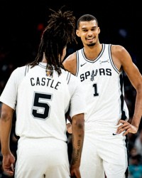 8分钟两双15分钟20+10！文班亚马狂揽41+16连刷纪录 真要拿MVP？|马刺|圣安东尼奥马刺队|俄克拉荷马雷霆队|NBA常规赛|芝加哥公牛队_新浪体育_新浪新闻