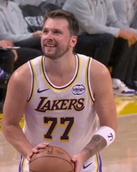 开云体育app-仅用500场，东契奇创造21世纪绝无仅有纪录，比詹杜科库还要快|湖人|奥斯汀-里弗斯|八村塁|纽约尼克斯队|洛杉矶湖人队_新浪体育_新浪新闻